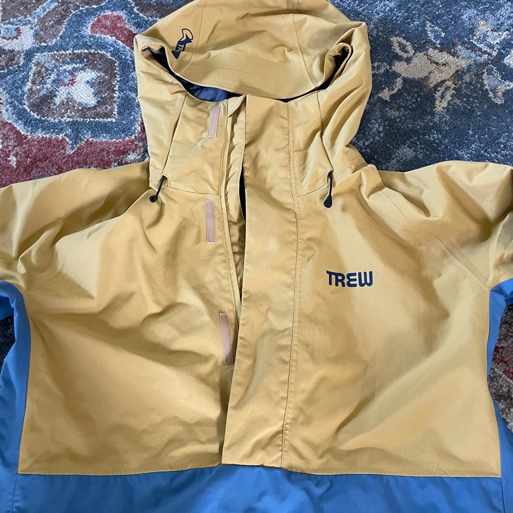 Trew Gear popover ski/ snowboard jacket. Unisex Size small